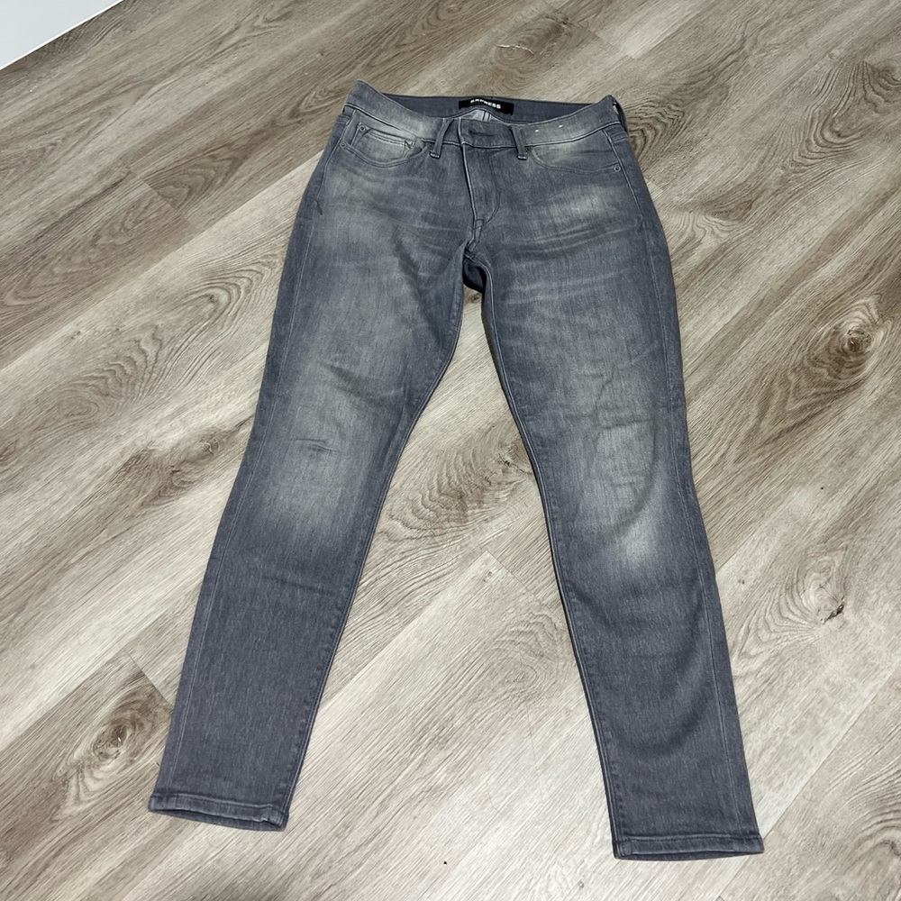 Express Grey Wash Mid Rise Legging Jean. Size 6 short!
